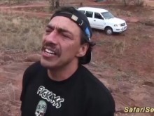 Eboy flaco follado por un turista de safari
