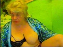 Grannyslut on cam