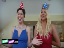 Mom Swap - Hot Milfs en mini vestidos deciden organizar una sorpresa de intercambio para los cumpleaños de sus hijastros