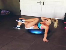 Britney Spears haciendo un clip de entrenamiento sexy