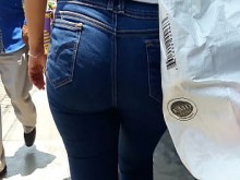 Madurita culona en jeans