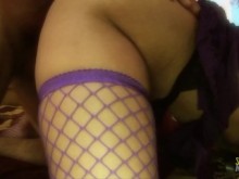 MILF atrapa a su esposo sacudiéndose y folla con él en diferentes poses