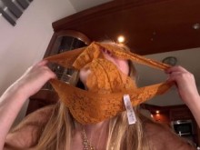 Granny con juguete sexual loco que se masturba después del trabajo