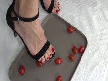 Pisoteo los tomates con los pies