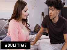 ¡Massive Tits Stepmom toma la polla de hijastro y el creampie!