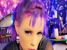 Laurasquirts con humo sacudiendo el CULO