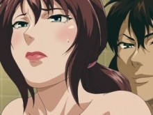 MILF con gran culo y coño lascivo folla a cuatro patas en la ducha