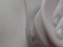 Me siento tan cachonda follándome el coño