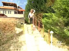 Un sueño húmedo de Milfs Stud sopla semen por todo su coño