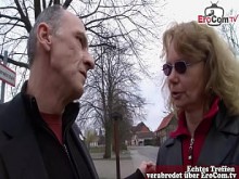 Ama de casa madura alemana convencida de tener sexo en la calle