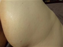 Mujer gorda y gorda de gran culo montando una polla negra con fuerza se volvió viral en el mejor video porno de tendencia, follando el coño