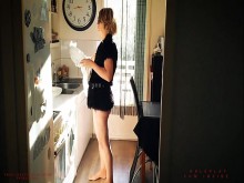 Ella no pudo resistir la adicción al sexo - Madrastra madura - Juego de roles amateur.