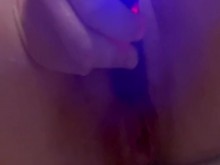 Squirting mientras está en la ducha y el marido duerme