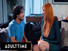 HORA DE ADULTOS - Adolescente nervioso no se retira de su terapeuta MILF Lauren Phillips durante una follada sensual