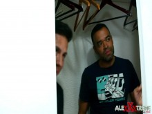 Los espiamos y acabamos follándolos duro después de que ellos se follen con un juguete.