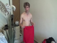 ¡Mientras el contador hace que vengan sus colegas porno en solitario!