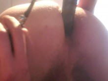 Me encanta jugar con mis juguetes.