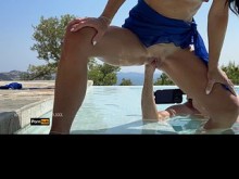 Fisting duro en la piscina (parte 2)