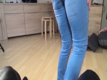 Lindo espectáculo de striptease y acción con los pies - 12:06min