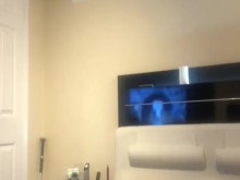 Milf sexy en lencería jugando con un gran didlo