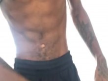 ¡Gran Don masturbándose con su BBC! ¡Pasa de suave a duro rápidamente! SOLO FANS: BIGPIMPINDON
