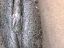 Ébano cachondo se toca y se corre en un minuto (orgasmo pulsante)