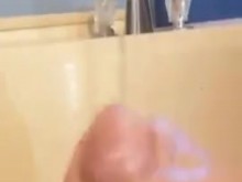 Masturbándose en la Bañera