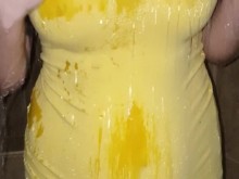 Enormes tetas mojadas en la ducha